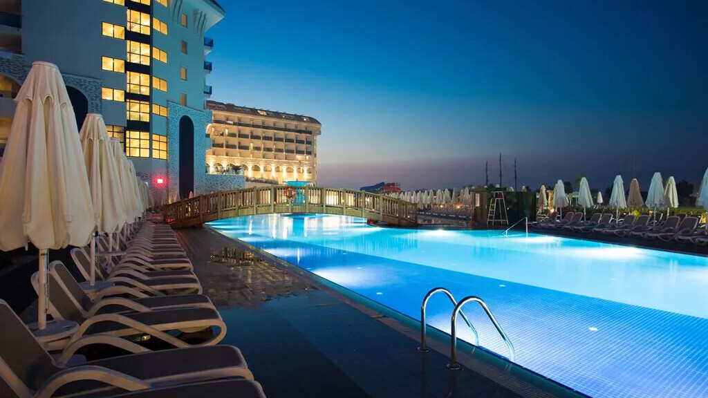 Water Side Resort & Spa 